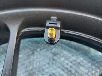 Predám zadné koleso na skúter Honda SH - 9