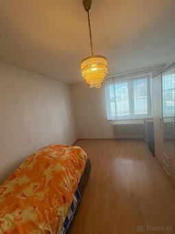 PREDAME VELKY 3IZBOVY BYT V TRENCINE S GARAZOU - 9