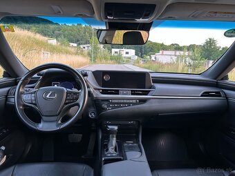LEXUS ES300h, 1.majiteľ - 9