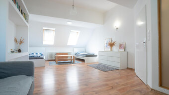 Predaj domu v Gbeloch - 2 bytové jednotky s dvorom - 9