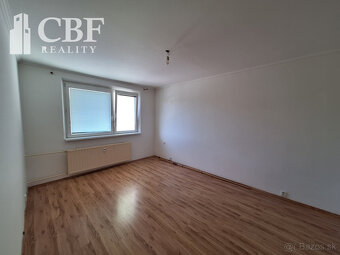 ZNÍŽENÉ  3-IZBOVÝ BYT NA PREDAJ SÍDLISKO JUH  - 9