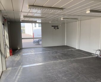 Priestranná modulárna predajňa / kancelária z kontajnerov - 9