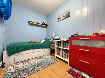 Na predaj: 3 izb.byt + záhradka + pivnica + komora - 9