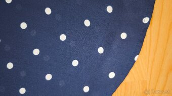 Tmavomodré bodkovaná blúzka - 9