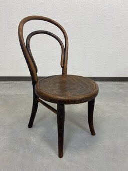 Stolička Thonet nr14 3 varianty - 3 výrobcovia - 9