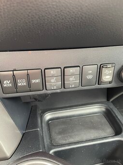 TOYOTA RAV4 HYBRID 4x4 Executive - 9