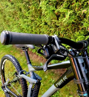 Downhill bicykel Cube Two 15 Race 2020 - 9