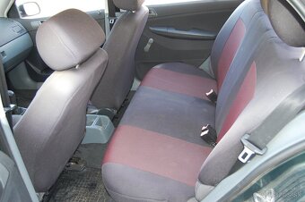 Škoda Fabia 2000 1.4 Benzín 50 kW - 9