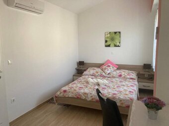 CHORVÁTSKO - Dom s 3 apartmánmi, 1. rad od mora - PRIVLAKA, - 9