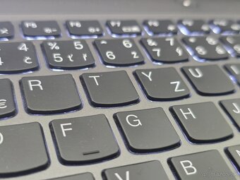 herny notebook Legion 850e - 9