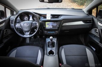 TOYOTA AVENSIS Combi 2.0 105kW 2017 - 9