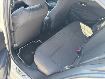 Toyota corolla hybrid - 9