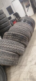 Bridgestone 385/65 22,5 náves - 9