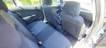 Opel Astra Hatchback 1,4 benzín - 9