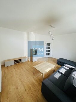 Ponúkame na prenájom 3. izbový veľký byt v centre mesta na Z - 9