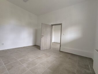 Priestor vhodný pre dve ambulancie na predaj v centre obce - 9