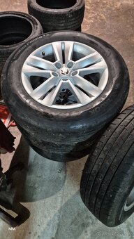 Hankook 215 / 65 R17 - 9