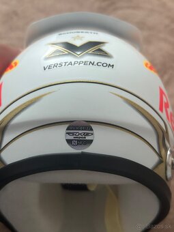 Max Verstappen 1:2 Schuberth replika prilby (Oracle Red Bull - 9
