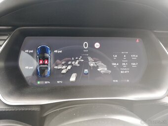 TESLA Model S - 9