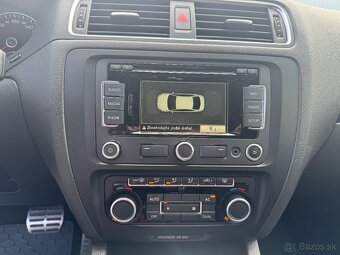 Volkswagen Jetta 1.6 TDI Comfortline DSG - 9