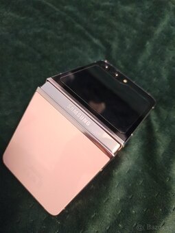 Samsung Zflip 5    512GB - 9