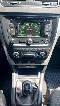 SKODA YETI 4x4 2,0tdi 103kw ELEGANCE - 9