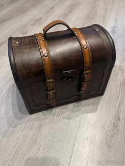 Drevená vintage truhlica - 9