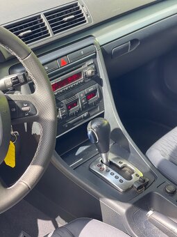 Audi A4 2.0tdi 3xS-Line - 9
