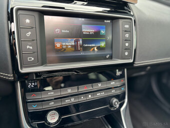 Jaguar XE benzin 2.0 R-Sport AT  - 74 000km - 9