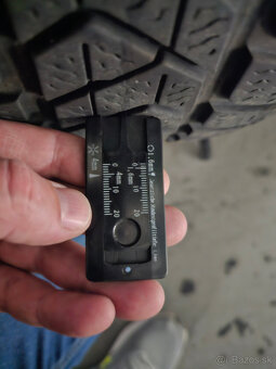 zimná sada 215/60 R16 99H na plechoch aj s puklicami VW - 9