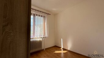 SLOVREAL - Predaj rodinný dom kúsok od mesta Žarnovica v obc - 9