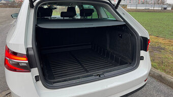 Škoda Superb Combi 2.0 TDI SCR Ambition DSG - 9