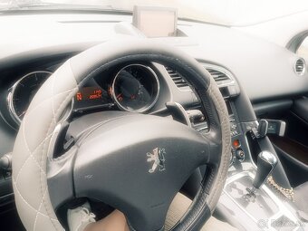 Peugeot 3008 crossover/ SUV /rodinné MPV /s vyšším posedom - 9