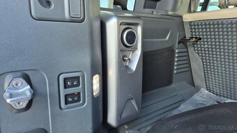 Land Rover Defender 110 3.0 I6 P400 MHEV X-Dynamic SE A/T AW - 9