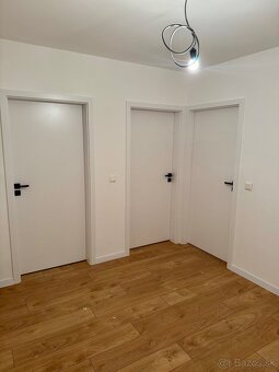 Kompletne 2025 zrekonštruovaný 3-izbový byt 81m2 na ulici J. - 9