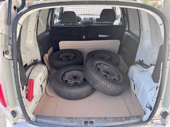 Škoda Roomster Praktik 1.4 Benzín - 9