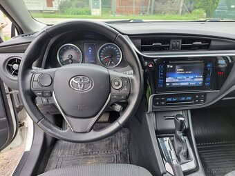 Predam Toyota Corolla 1,6,97kw,r.v.2018,naj.131000km,automat - 9