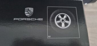 Predám nové LEGO 10295 Porsche 911 - 9