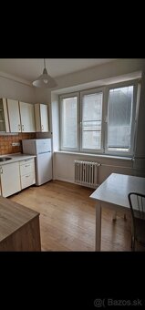 PRIJEMNÝ 2IZB S BALKÓNOM V CENTRE PRI RADNICI - 9