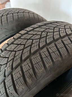 Predám zimné pneumatiky Goodyear 235/50R19 103V - 4 ks - 9