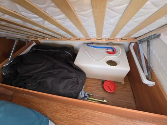 Karavan Hobby 560 WLU - vlastna kupelna, predstan, 2009 - 9