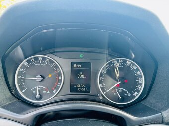 Škoda Octavia Combi 1.9 TDI PD 4x4 Elegance / Ťažné / - 9