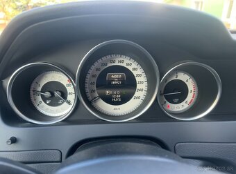 Mercedes-Benz C220 4Matic - 9