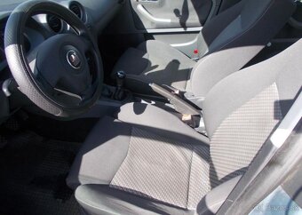 Seat Cordoba 1,4 63 kw klima benzín manuál 63 kw - 9