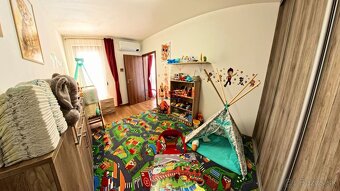 Znížená cena o 10% - Predaj 3-izbového priestranného bytu v  - 9