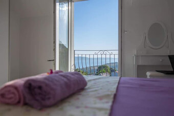 Chorvatsko-Dom s bazénom v Živogošče - 9