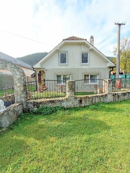 Štýlový dom v obci s výbornou občianskou vybavenosťou - 9