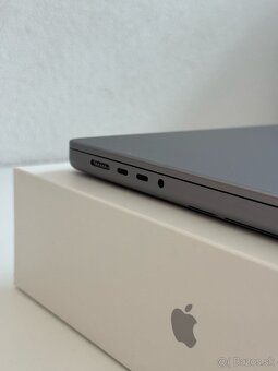 Predám MacBook Pro 16” M2 Pro - 9