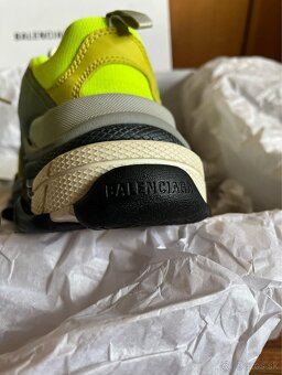 Balenciaga - 9