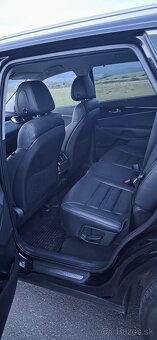 Kia Sorento - 9